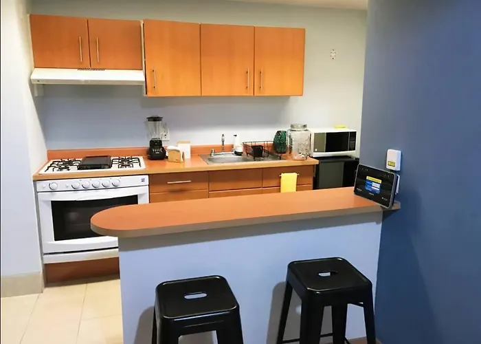 Downtown Pool & Gym Apartment *